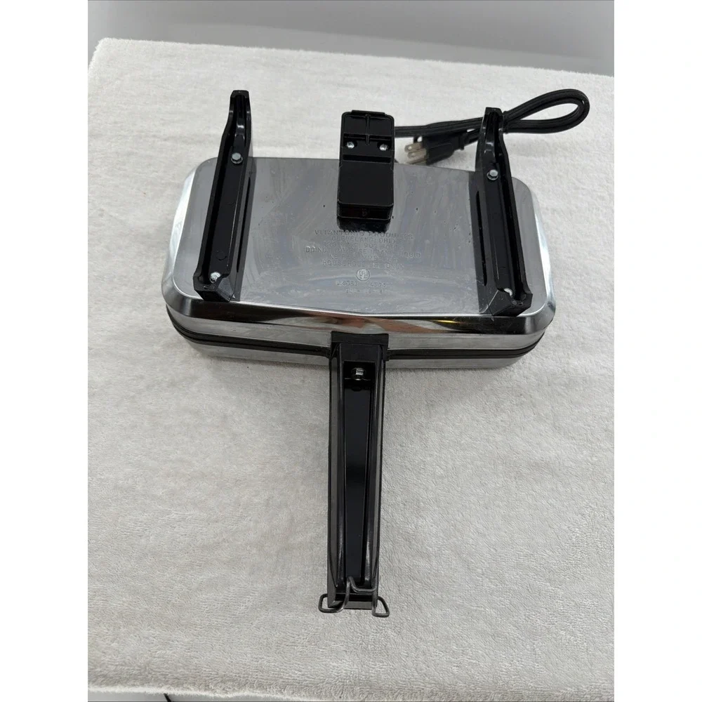 Vitantonio Pizzelle Chef No. 300-NS Italian Cookie Maker -- Tested Works Great!